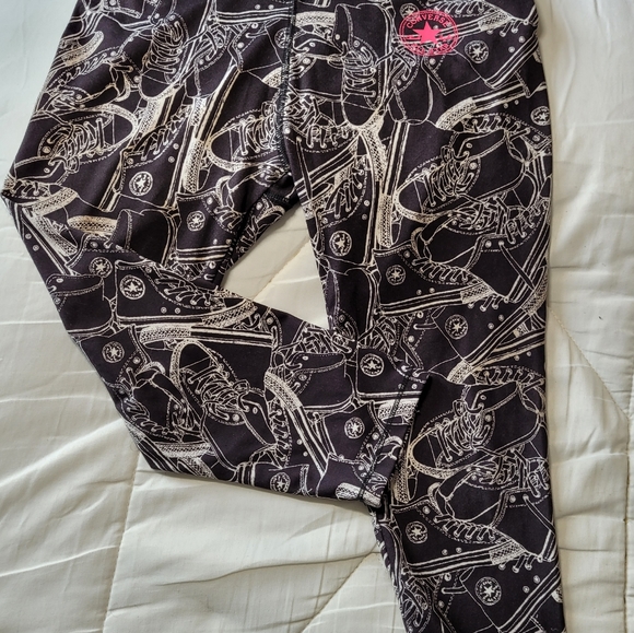 🖤Converse Capri Leggings- Blk/Wht Chuck Taylor pattern, Hot pink Logo💗 *Large* - Picture 2 of 15